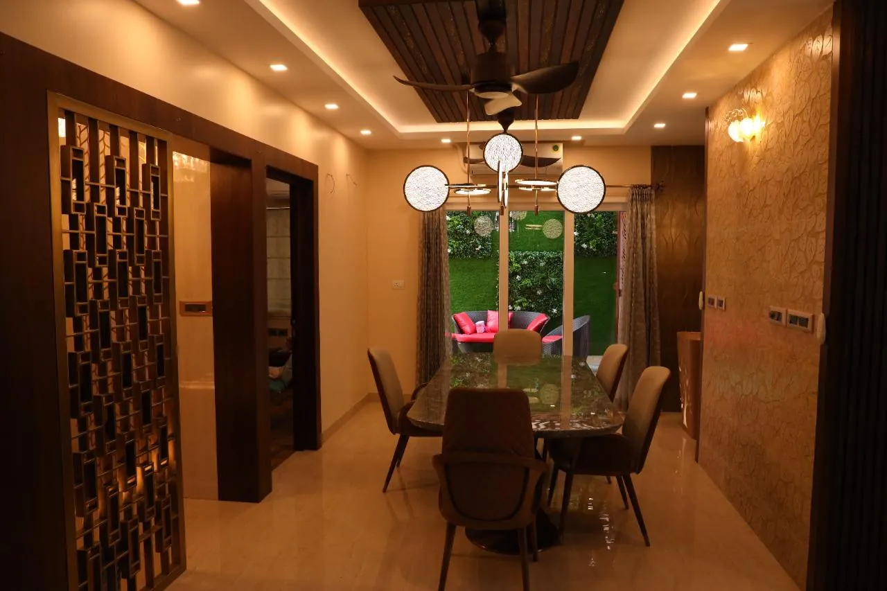 Custom dining interior by RICCO